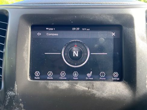 Used 2020 Jeep Cherokee Latitude Plus w/ Cold Weather Group AWD/4WD image 41