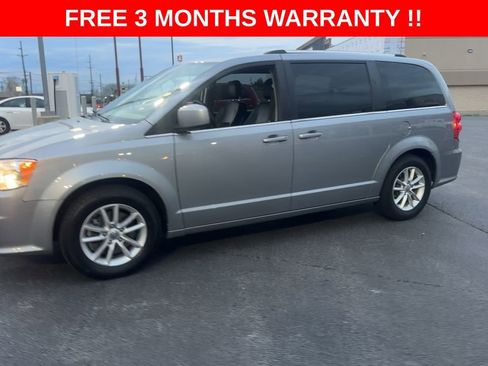 Used 2019 Dodge Grand Caravan SXT FWD image 4