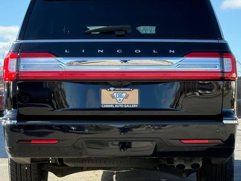 Used 2019 Lincoln Navigator Reserve AWD/4WD image 4
