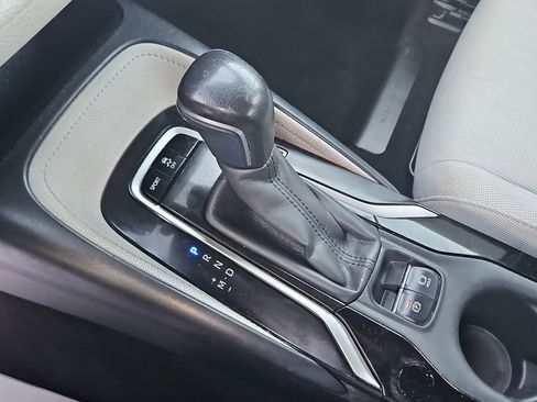 Used 2019 Toyota Corolla SE w/ Carpet Mat Package image 17