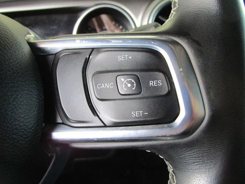 Used 2021 Jeep Gladiator Overland w/ Dual Top Group AWD/4WD image 41