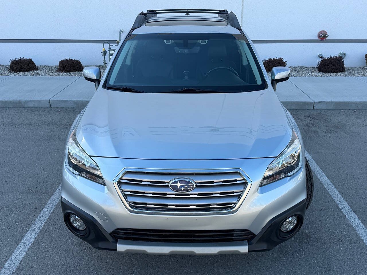 Used 2017 Subaru Outback 2.5i Limited AWD/4WD image 4