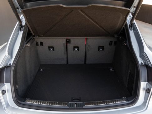 New 2026 Porsche Macan image 29