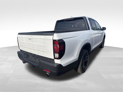 Used 2025 Honda Ridgeline Sport image 2