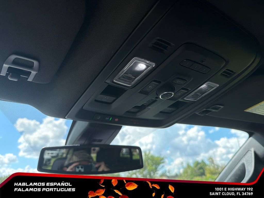 Used 2022 Chevrolet Tahoe Z71 w/ Z71 Off-Road Package AWD/4WD image 24