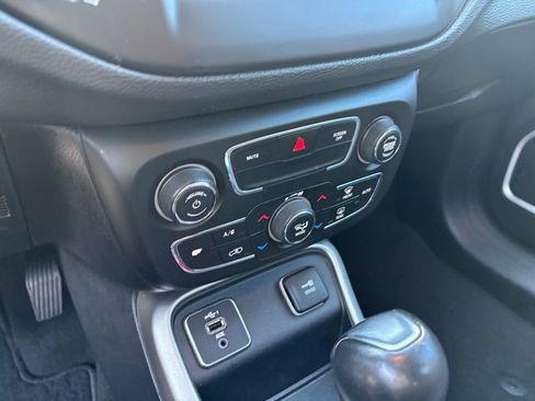 Used 2021 Jeep Compass Latitude image 20