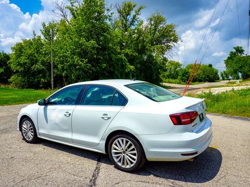 Used 2016 Volkswagen Jetta SEL w/ Lighting Package image 3