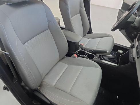 Used 2016 Toyota Corolla LE image 10