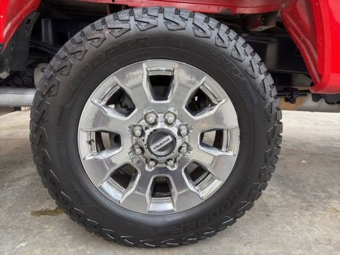 Used 2018 Ford F250 Lariat w/ Chrome Package image 15