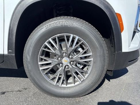 New 2026 Chevrolet Traverse LT w/ Driver Confidence Package image 9