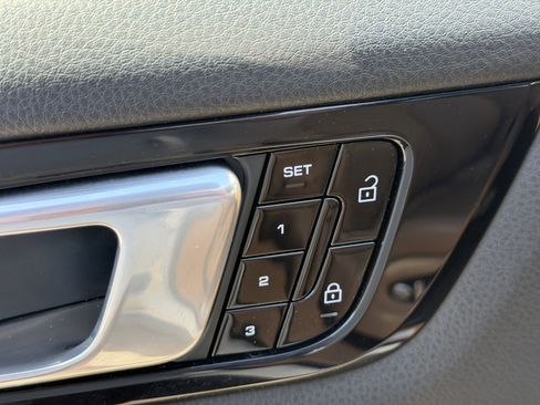 Certified 2019 Porsche Cayenne image 23