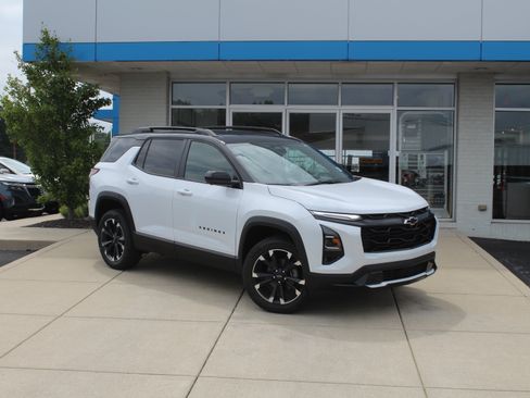 New 2026 Chevrolet Equinox RS w/ Convenience Package III FWD image 2