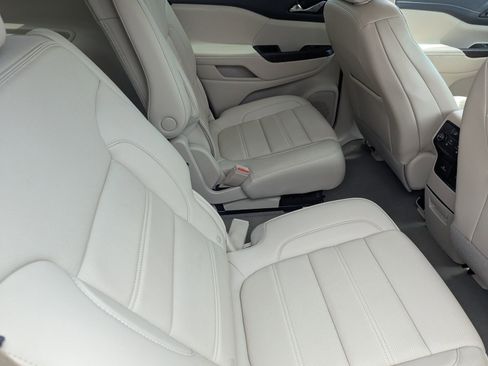 Used 2023 GMC Acadia Denali image 14