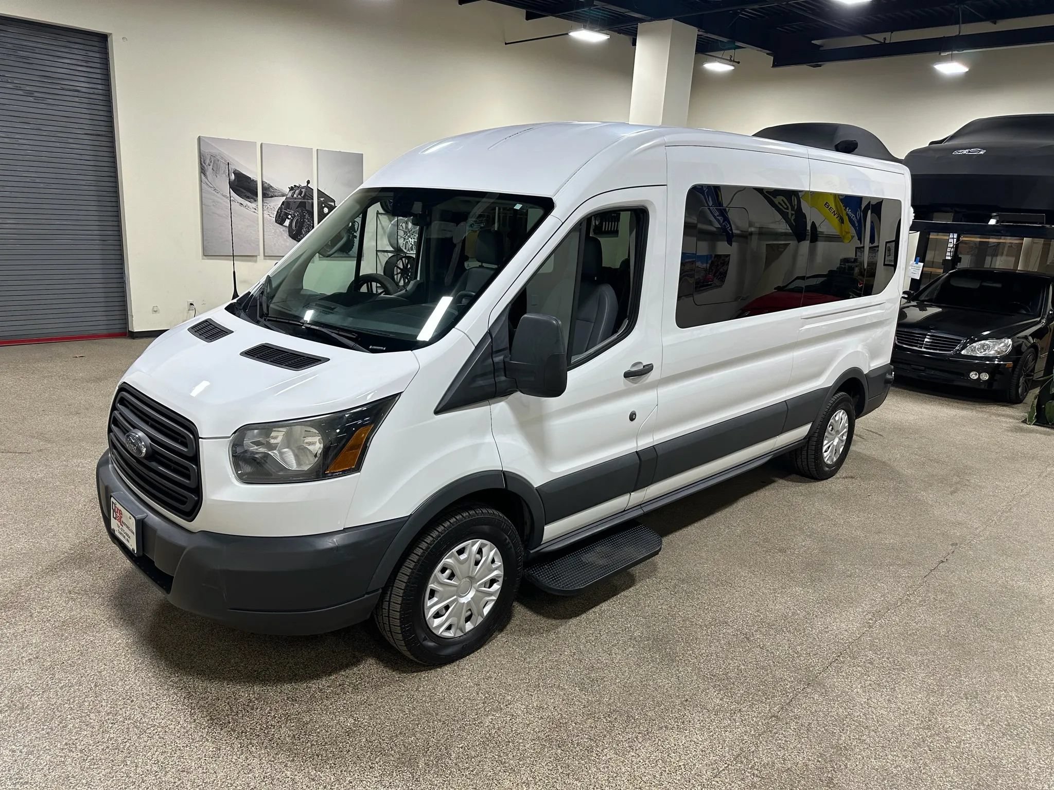 Used 2015 Ford Transit 250 148 Medium Roof RWD image 3