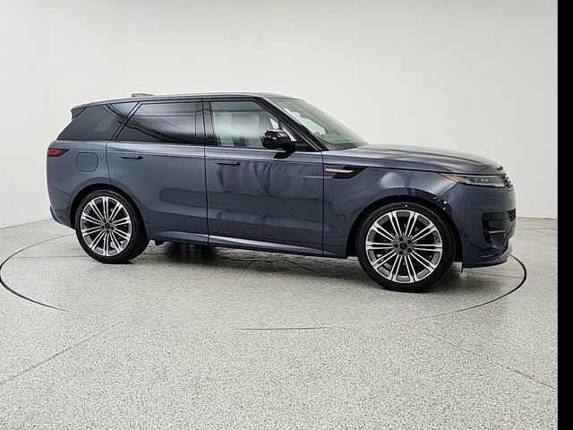 New 2026 Land Rover Range Rover Sport Dynamic SE AWD/4WD image 3