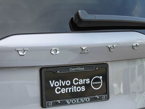 New 2026 Volvo XC90 B6 Plus w/ Protection Package Premier AWD/4WD image 9