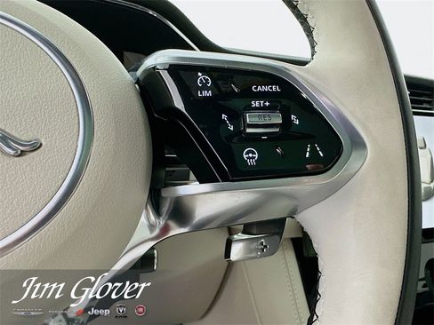 Used 2024 Jaguar F-PACE R-Dynamic S image 32