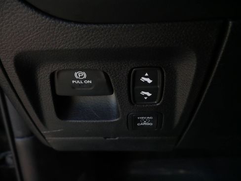 Used 2022 RAM 1500 Limited image 27