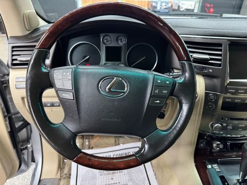 Used 2010 Lexus LX 570 4WD image 29