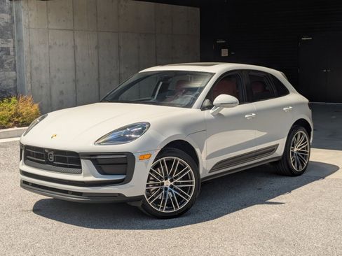 New 2026 Porsche Macan AWD/4WD image 1