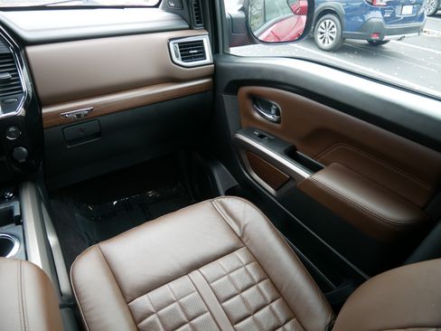 Used 2023 Nissan Titan Platinum Reserve w/ Moonroof Package image 11