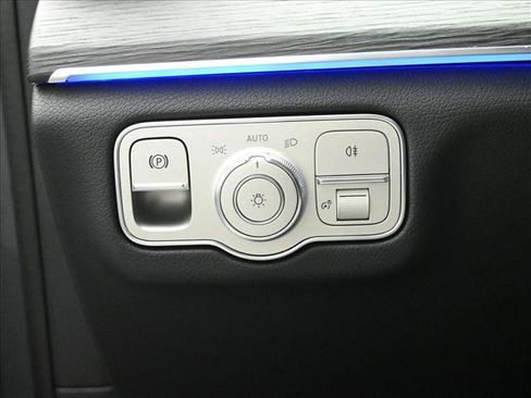 New 2026 Mercedes-Benz GLS 450 4MATIC image 10