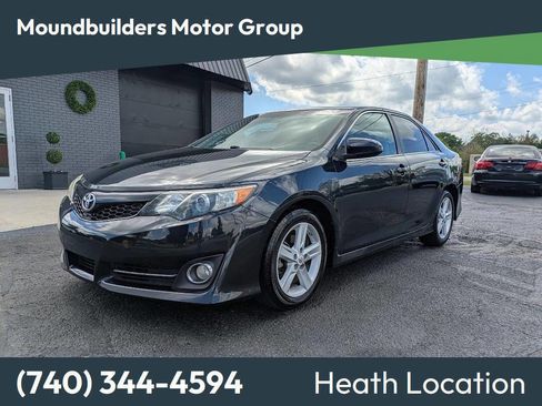 Used 2013 Toyota Camry SE w/ Leather Pkg FWD image 1