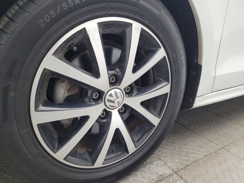 Used 2017 Volkswagen Jetta SE image 31