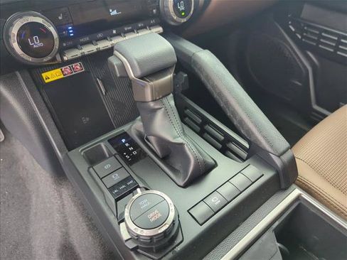 Certified 2025 Toyota 4Runner Limited AWD/4WD image 15