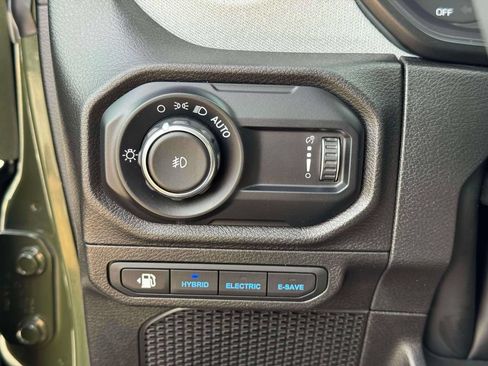 Used 2024 Jeep Wrangler Unlimited AWD/4WD image 18