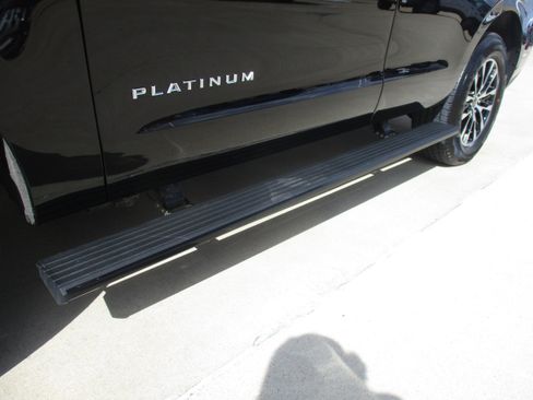 Used 2025 Ford Expedition Platinum AWD/4WD image 12