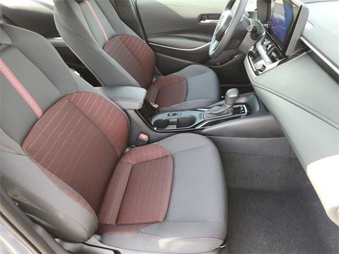 Certified 2025 Toyota Corolla SE image 10