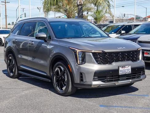 Used 2025 Kia Sorento EX image 3