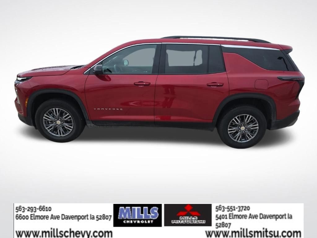 Used 2025 Chevrolet Traverse LT AWD/4WD image 2