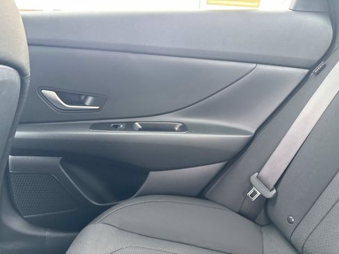 Used 2026 Hyundai Elantra SE FWD image 19