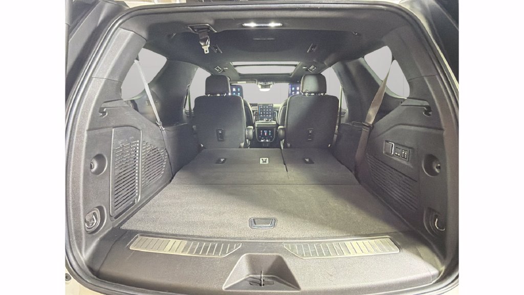 Used 2025 GMC Yukon AT4 Ultimate AWD/4WD image 48