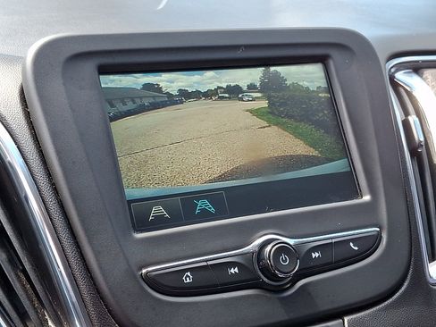 Used 2018 Chevrolet Malibu LT FWD image 18