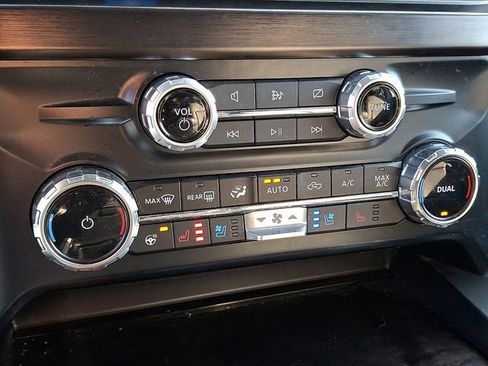 Certified 2023 Ford F250 Lariat w/ Lariat Ultimate Package image 16