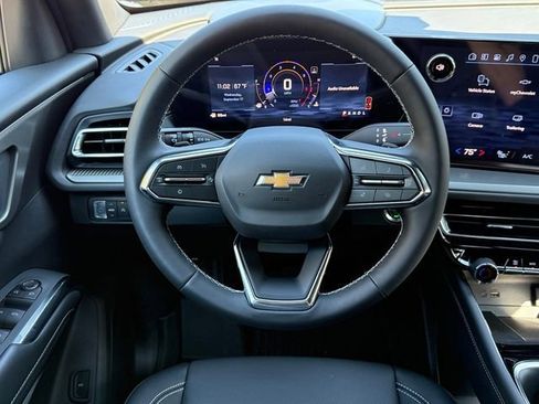 New 2026 Chevrolet Traverse LT w/ Driver Confidence Package FWD image 29