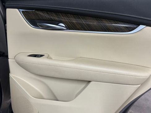 Used 2019 Cadillac XT5 FWD image 20