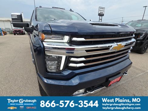 Used 2022 Chevrolet Silverado 2500 High Country AWD/4WD image 13