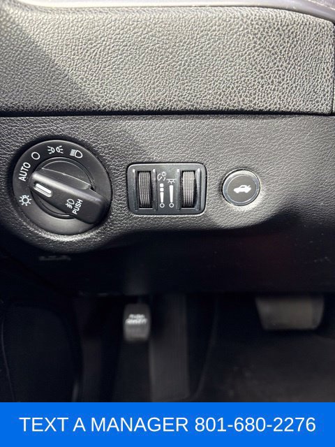 Used 2023 Dodge Charger SXT w/ Navigation & Travel Group AWD/4WD image 18
