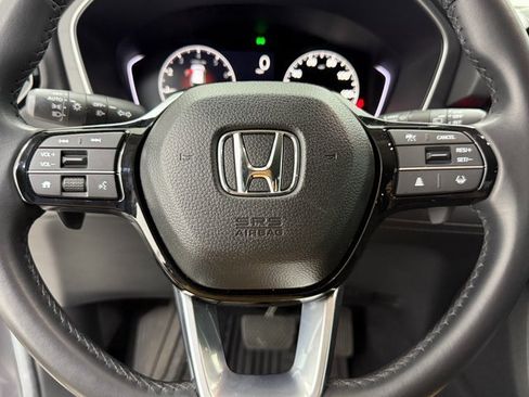 Used 2025 Honda Pilot Touring image 16