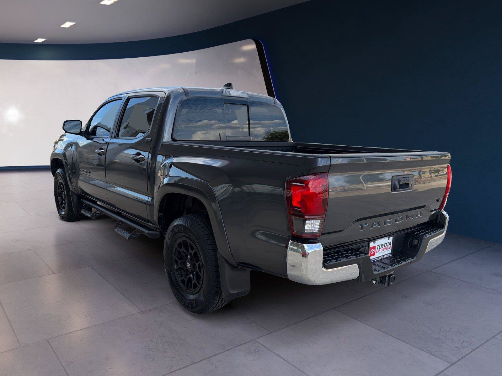 Used 2022 Toyota Tacoma SR5 RWD image 3