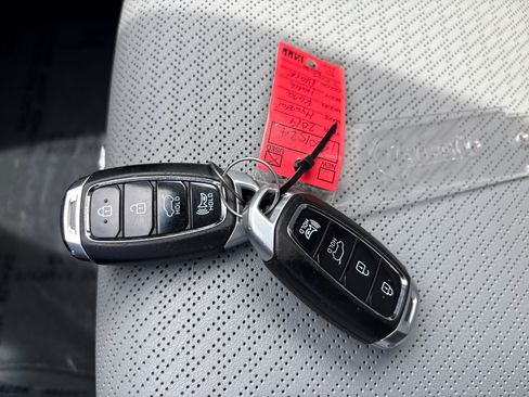 Used 2019 Hyundai Kona Limited AWD/4WD image 36