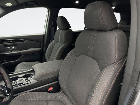 Used 2024 Honda Pilot Sport image 27