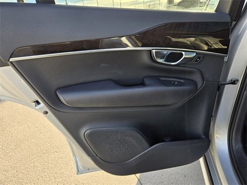 Used 2019 Volvo XC90 T6 Momentum w/ Advanced Package image 36
