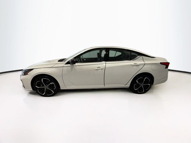 Used 2024 Nissan Altima 2.5 SR AWD/4WD image 4