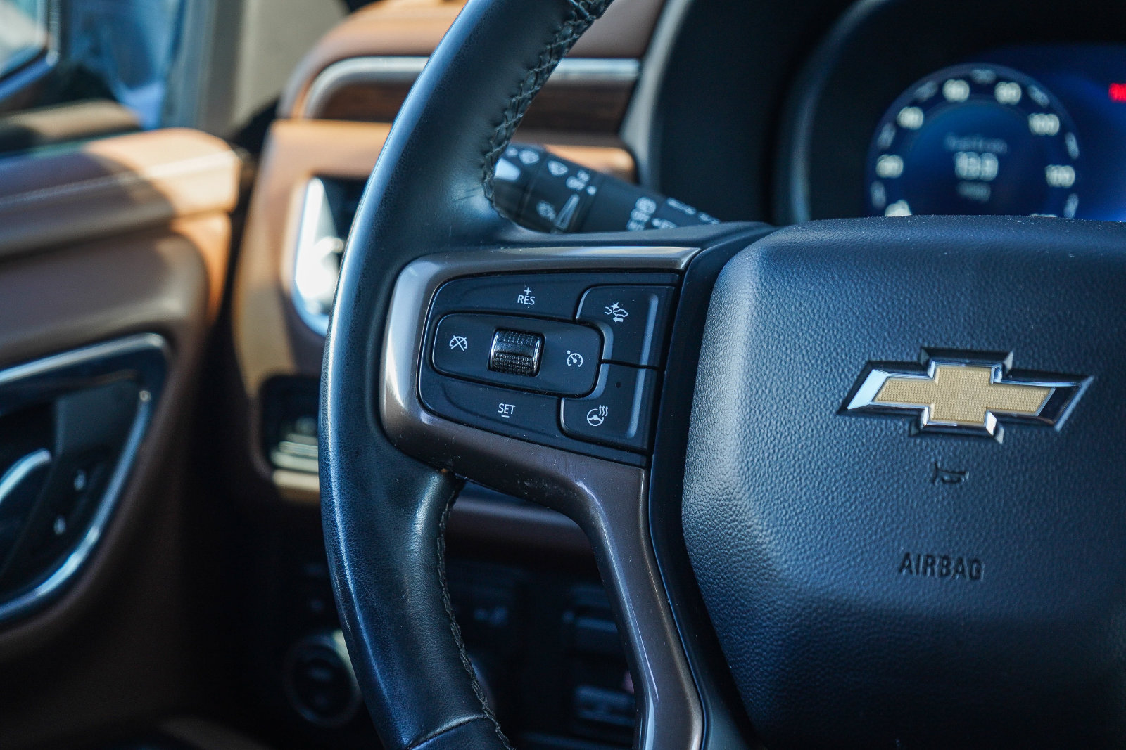 Used 2023 Chevrolet Tahoe High Country w/ LPO, Illumination Package AWD/4WD image 16