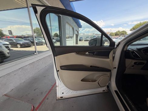 Used 2016 Lincoln MKX Select w/ Select Plus Package AWD/4WD image 11
